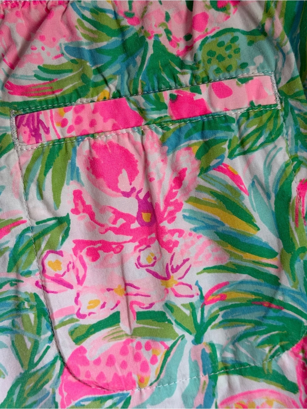 Lilly Pulitzer Ocean View Tropical Pull On Shorts in Pear Necessities, Size M - Picture 4 of 9